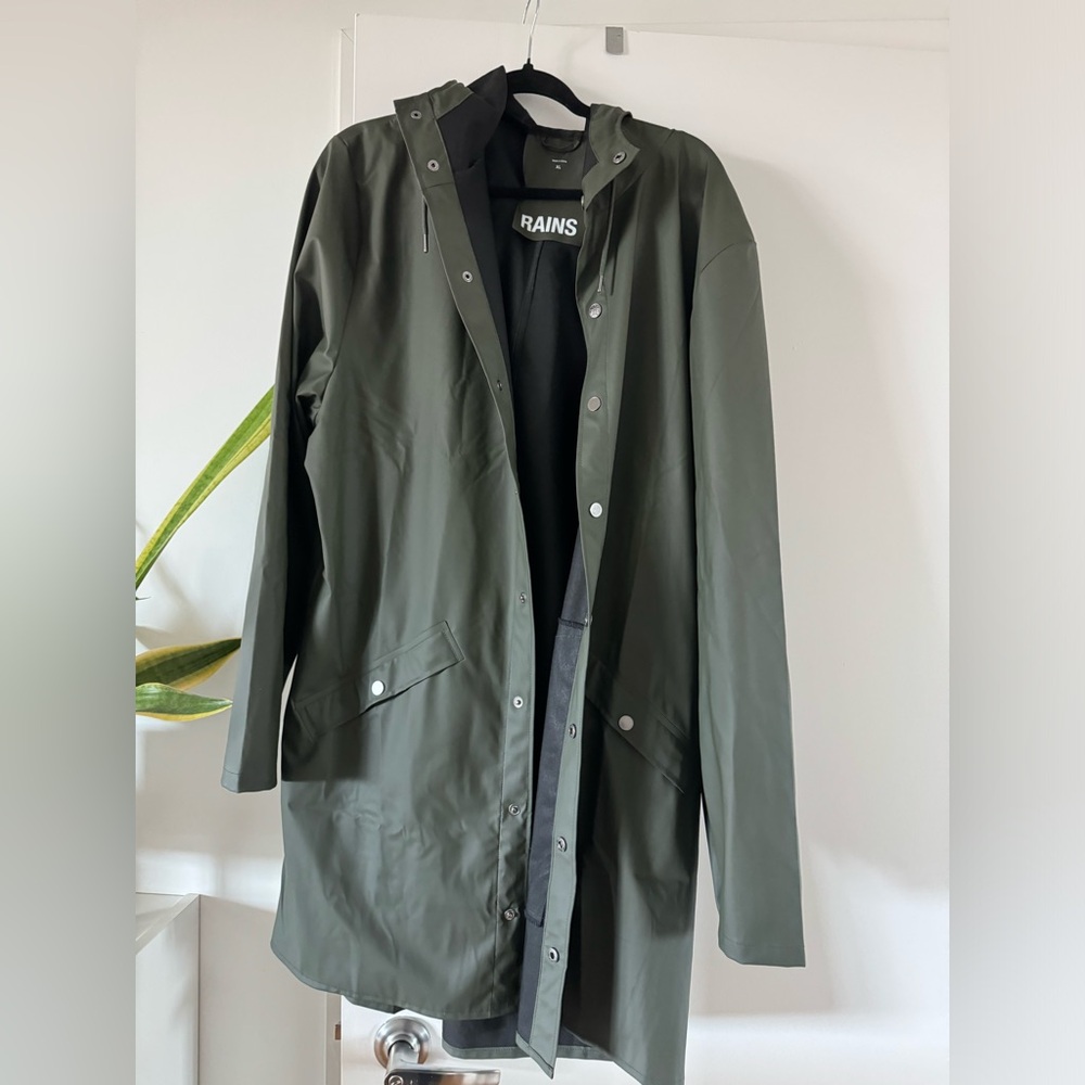 Rains jacket-Long Jacket is a longer version of Rains' classic design, Jacket.